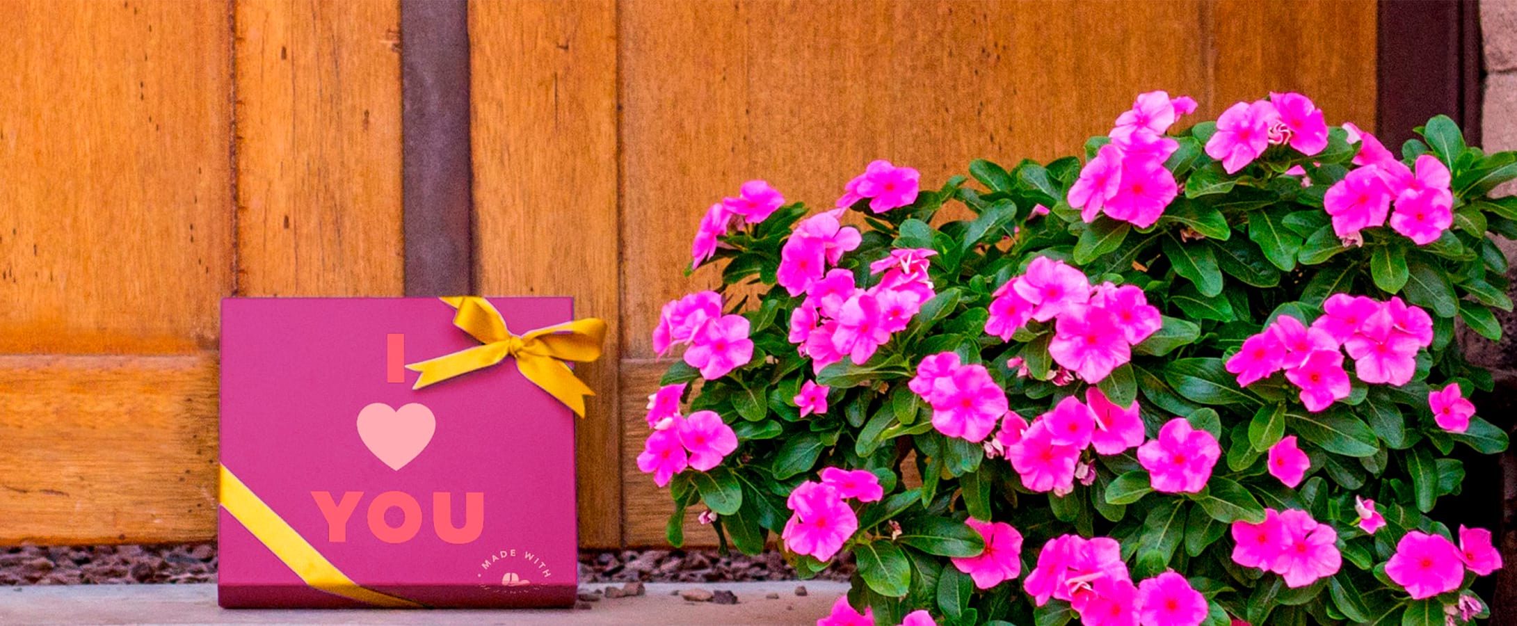 Keep your team motivated from home (with macarons)!