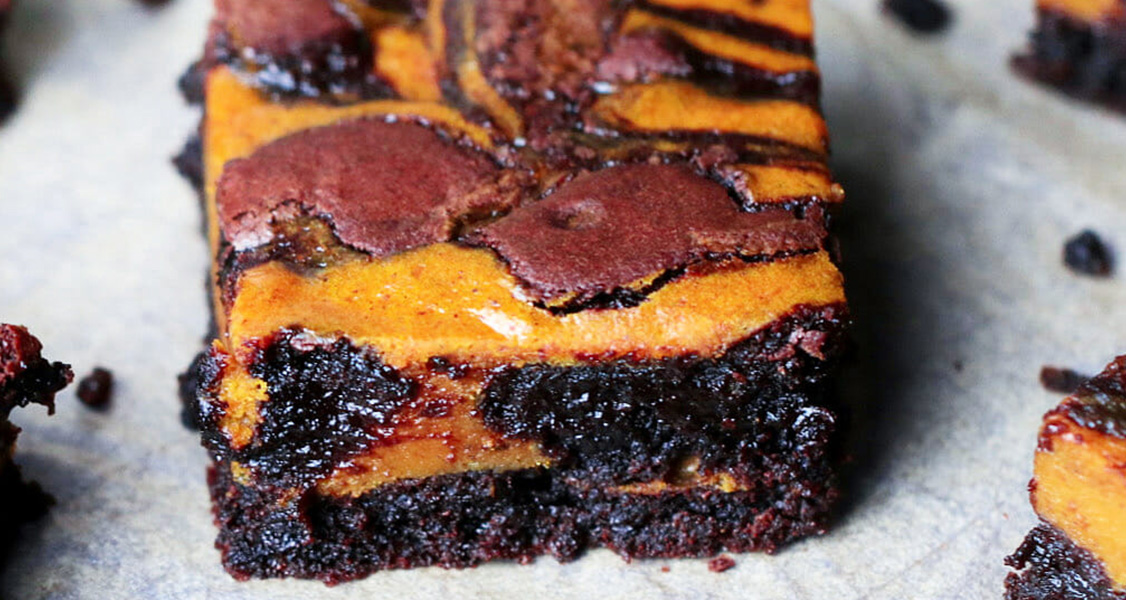 Pumpkin brownies with marbled chocolate