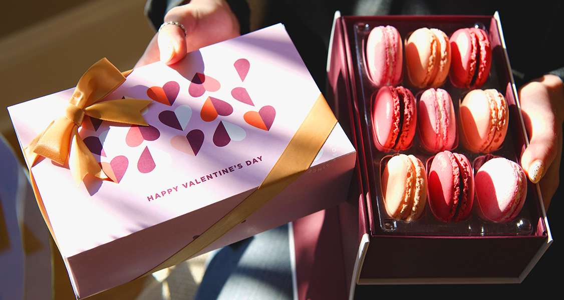 Gift Cards vs. Physical Gifts (Time to Gift Macarons!) Woops!