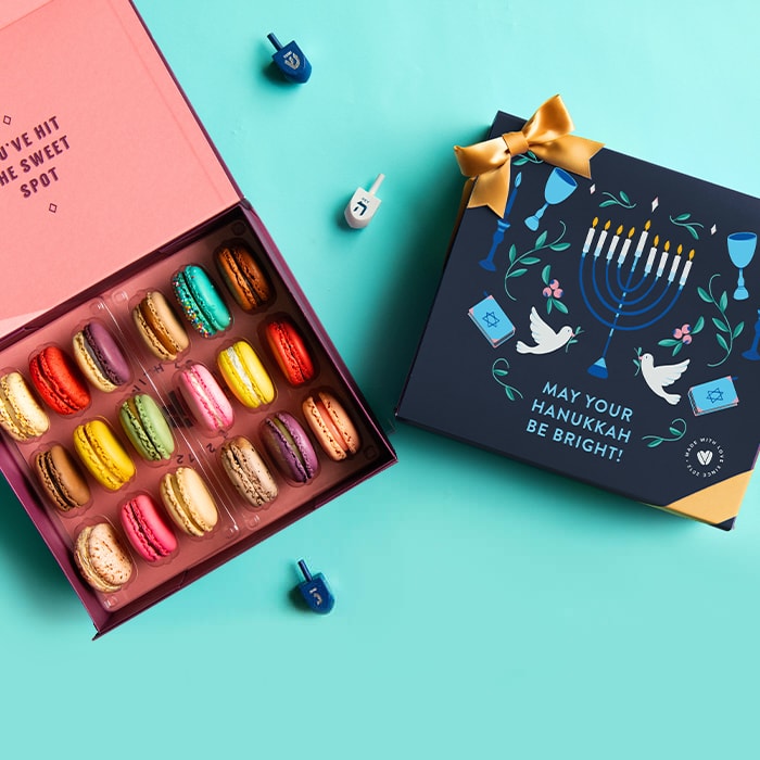 Happy Hanukkah Tasting Box (18 macs)